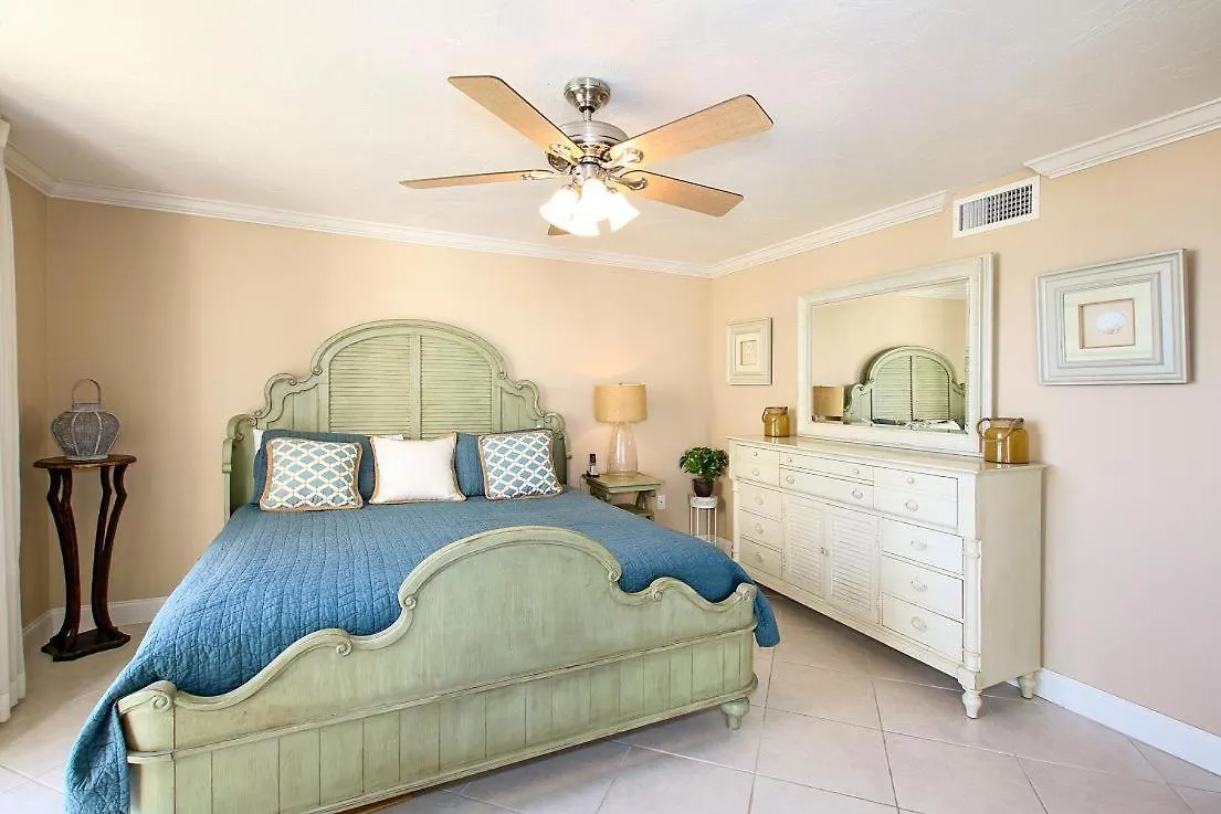 2063 Shoreline Towers - Beachfront Vacation Rental Destin