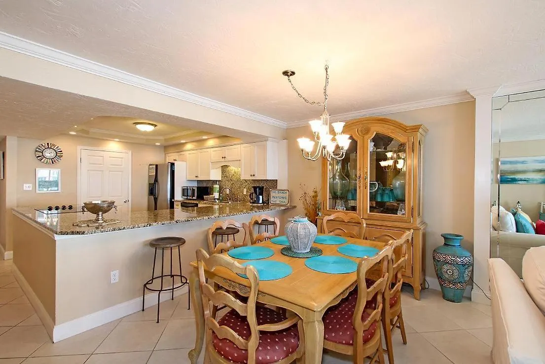 2063 Shoreline Towers - Beachfront Vacation Rental Destin